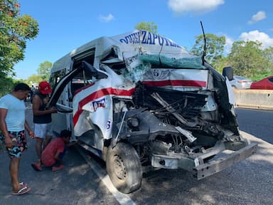 ImagenFuerte accidente en carretera Villahermosa-Frontera deja 2 heridos