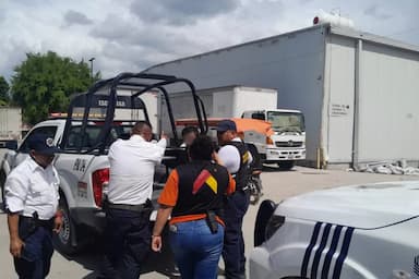 ImagenVecinos amarran a asaltante de tráiler 