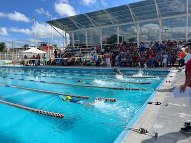 ImagenCompiten 189 pequeños en torneo de natación 