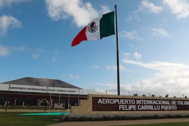 ImagenAbusan en cobros taxistas a nuevo aeropuerto de Tulum