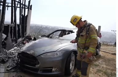 ImagenArde un Tesla en Tijuana por conectarlo a toma habitacional 