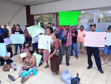 ImagenColonos toman palacio de Tapachula