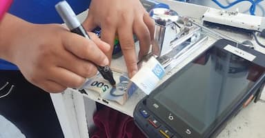 ImagenAlertan por circulación de billete falsos