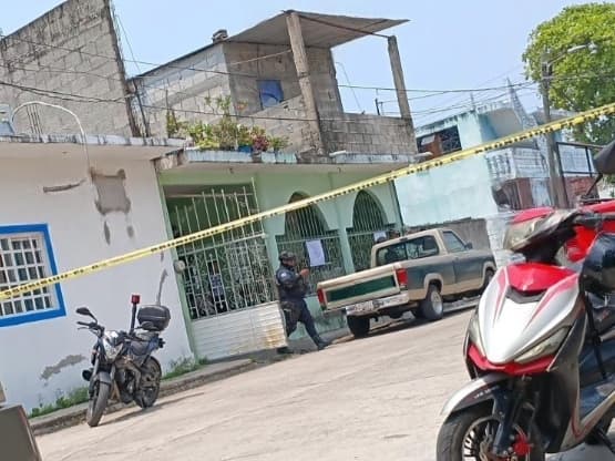 Matan a balazos al "Padrino" al interior de su casa en Comalcalco