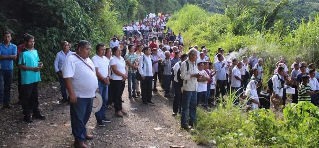 Ayunan y marchan por la Paz en Tila