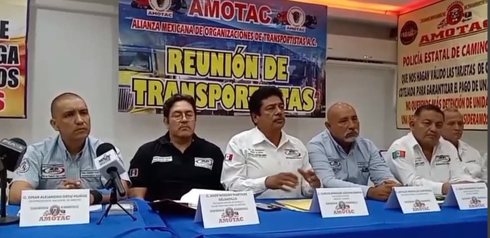 Por extorsión policiaca en Tabasco, amenazan transportistas