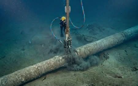 Asegura Pemex que frena fuga de crudo en Cantarell