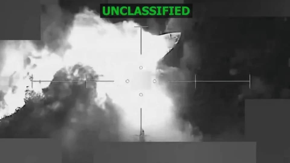 Hunde Estados Unidos otra embarcación en el Pacífico