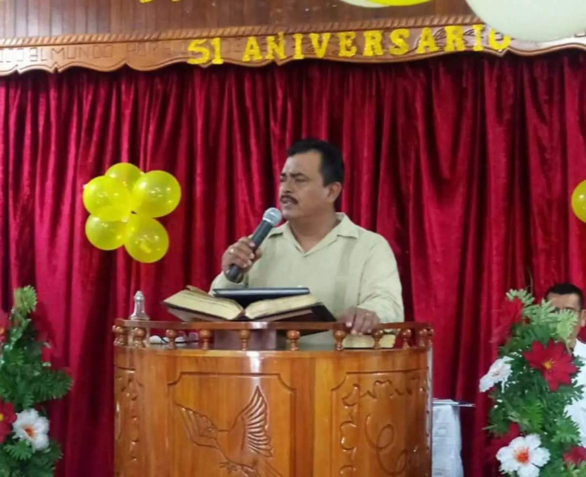 Dan 32 años de prisión a pastor que abusó de menor de 11 años