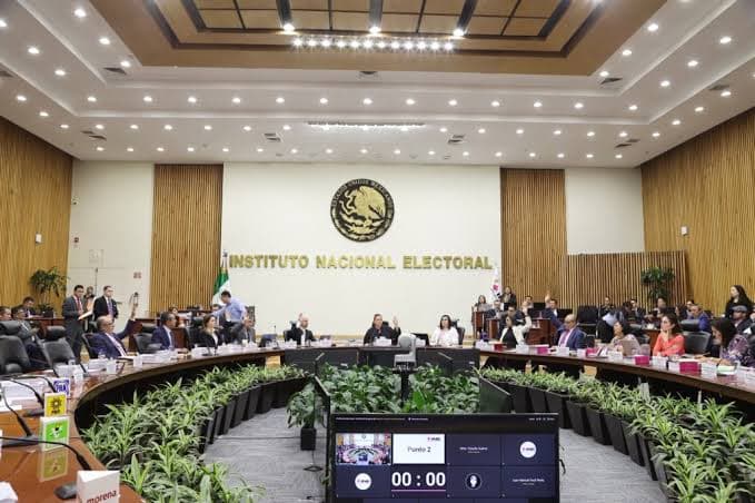 Busca INE exonerar a otro hermano de AMLO por caso de dinero en efectivo de 2015