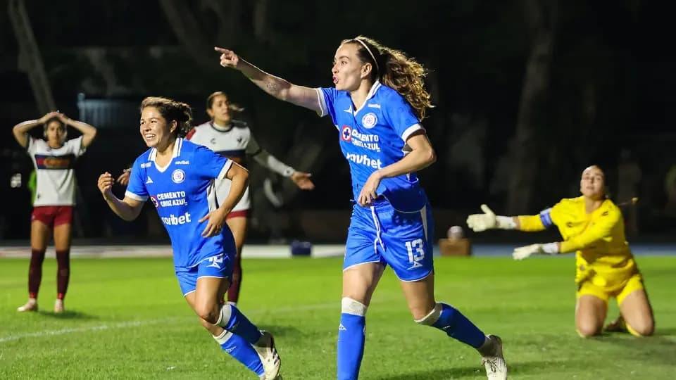 Condenan violencia digital contra jugadoras de Cruz Azul Femenil