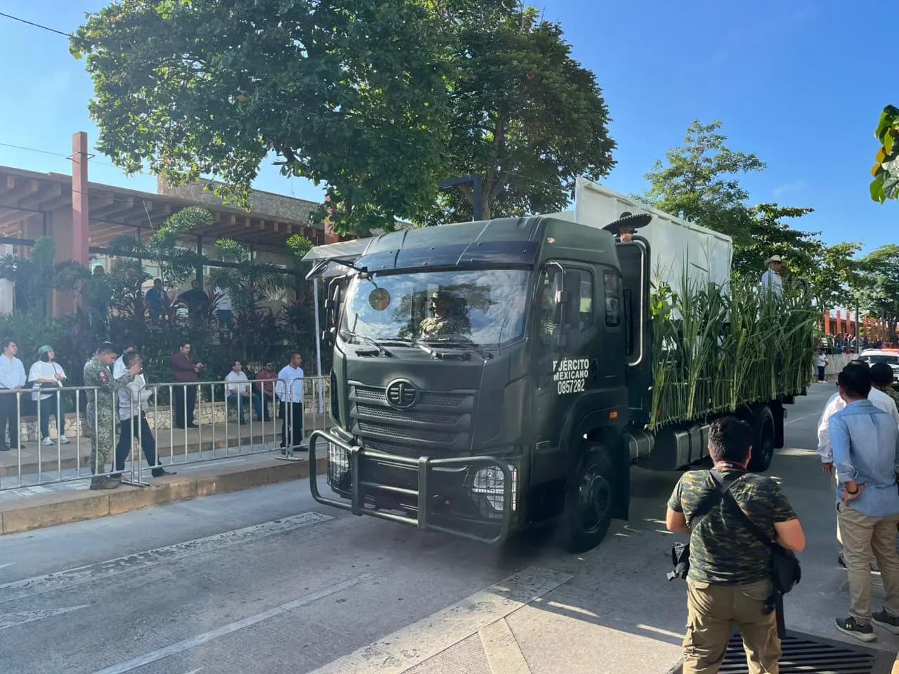 Celebran Revolución en el Malecón de Villahermosa