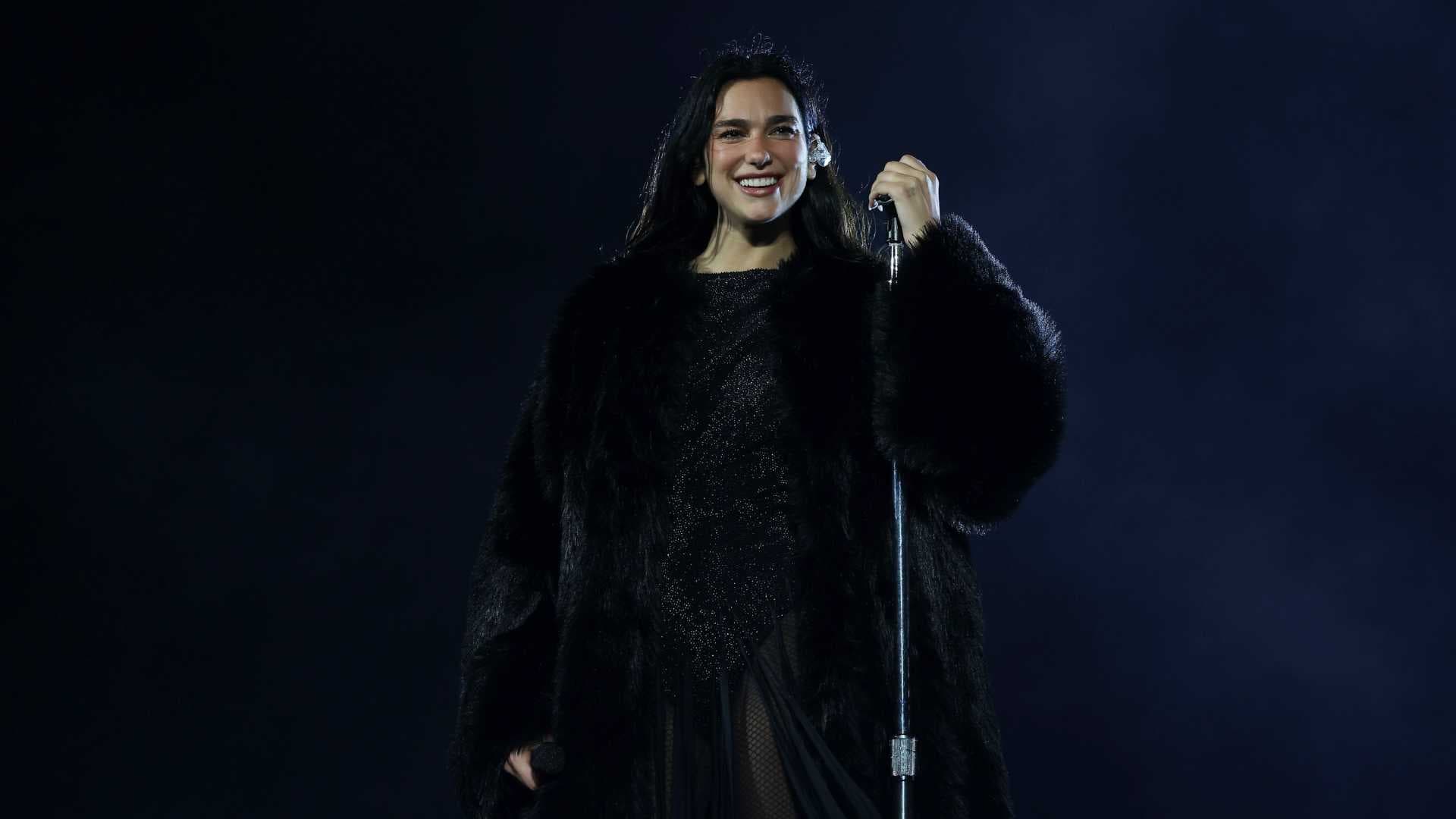 Dua Lipa enamora a México con un Beso