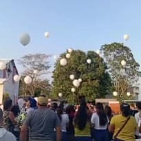 Con dolor y globos blancos despiden a María Jesús de siete años