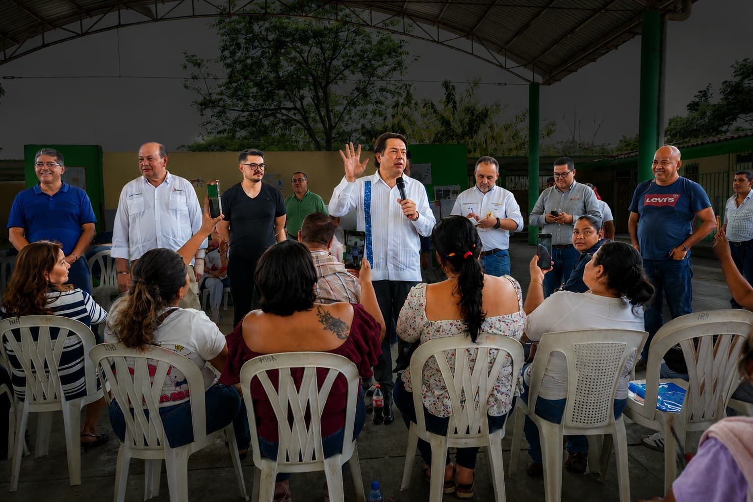 Otra vez Román Meyer, diseñará escuelas reubicadas en Dos Bocas