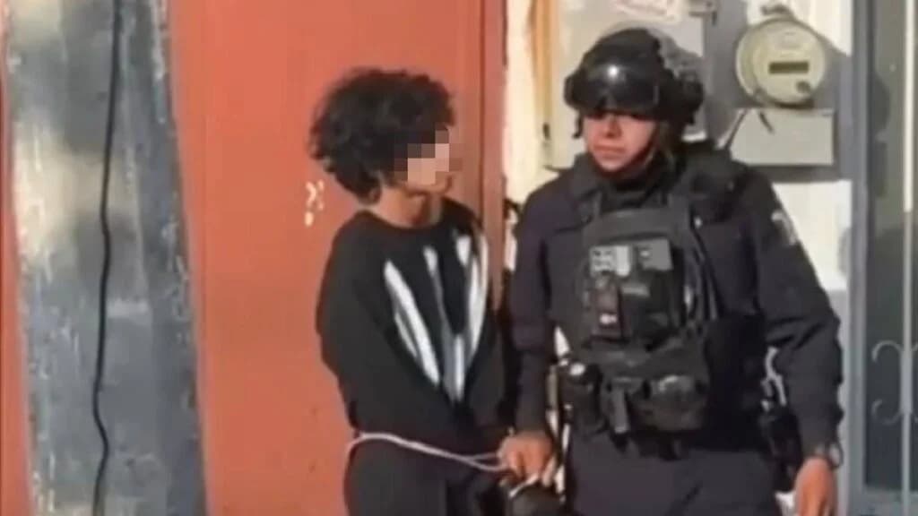 Prevén 3 años de prisión contra adolescente que asesinó a maestras