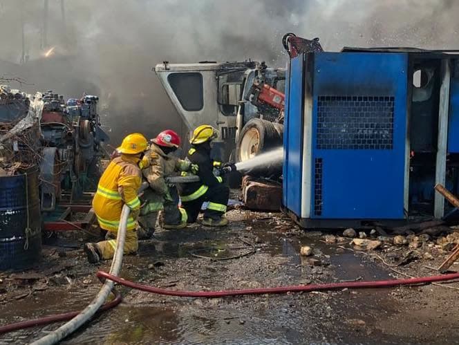 Viernes activo por incendios en Centro; bomberos estatales y municipales sofocaron incidentes
