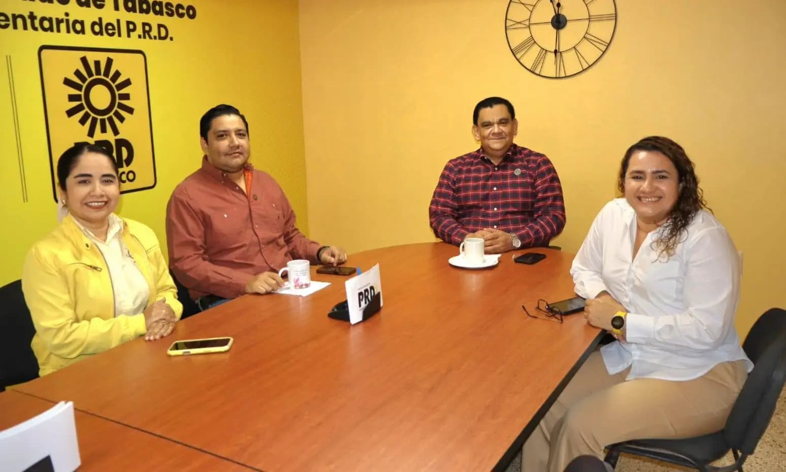 Empréstito de May comprometería Finanzas, "es una traición"; PRD