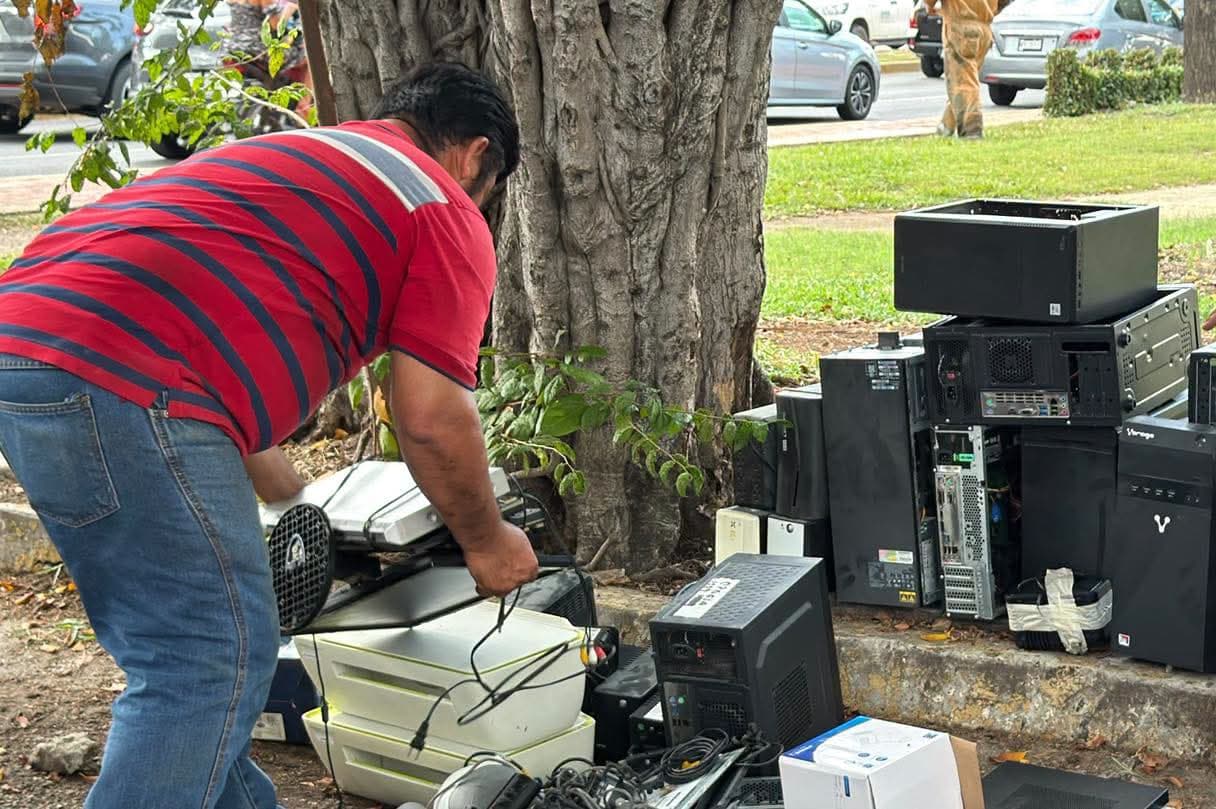 ¡Adiós al cachivache! Acumulan más de 100 toneladas de tiliches en jornadas de limpieza en Centro