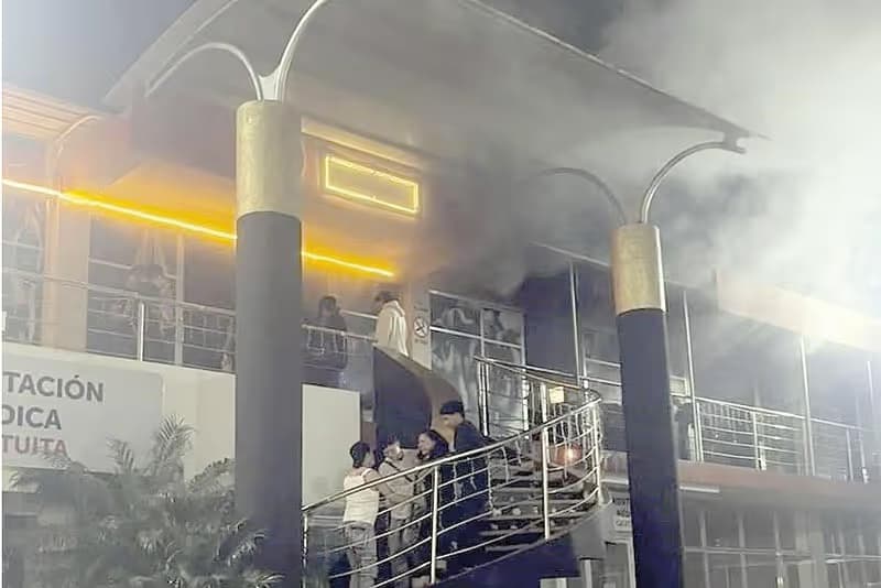 Incendian bares y raptan a 7 en Chiapas