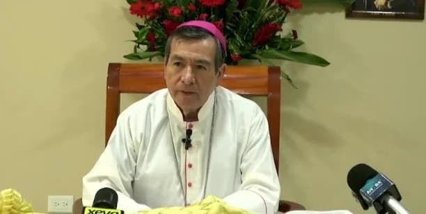 Freno a violencia solo con atención de padres y familias: Obispo