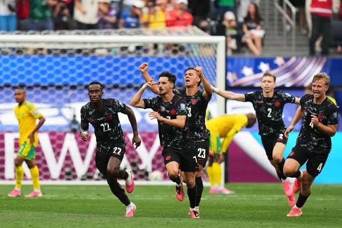 Canadá agónico vence a Sudáfrica y pasa a ronda inédita