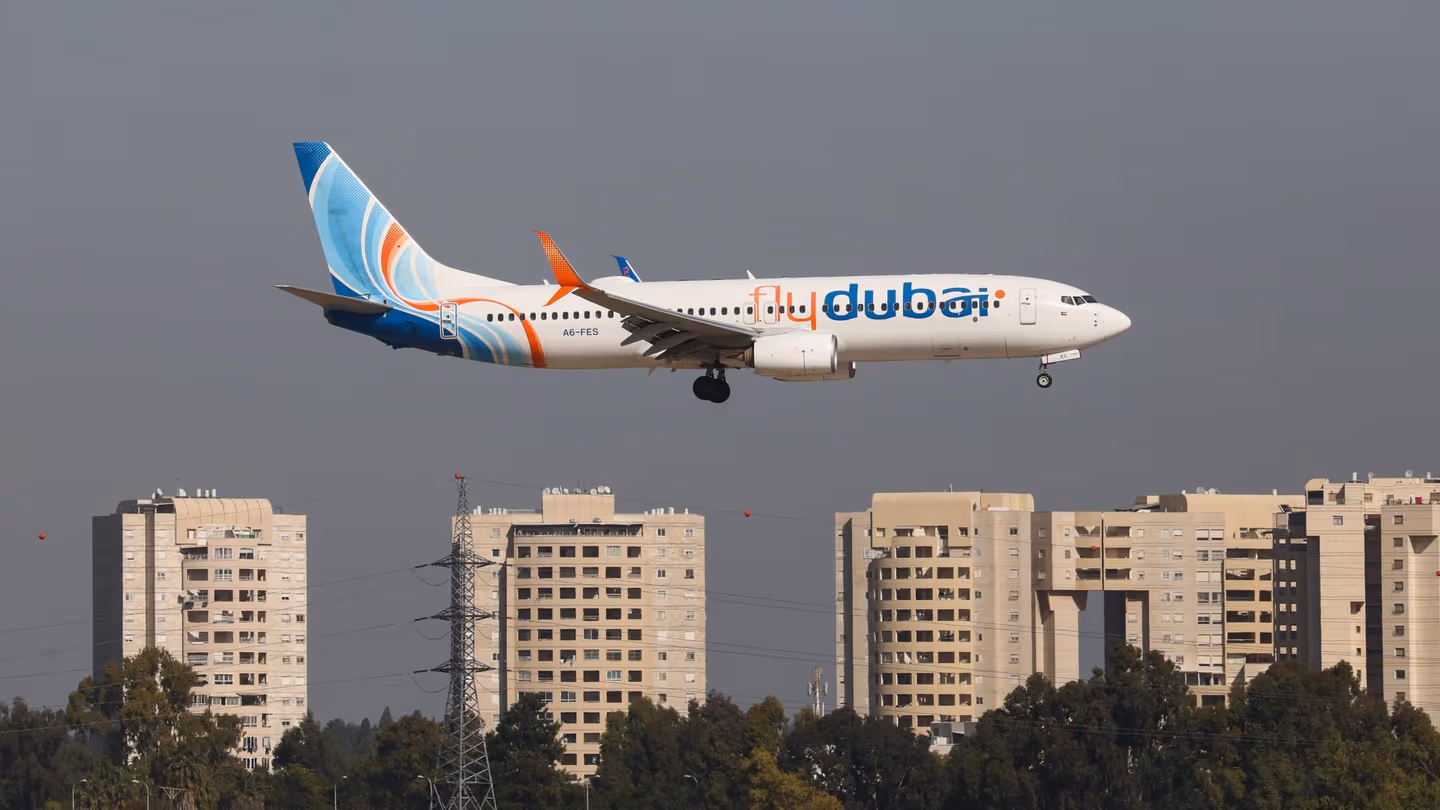 Un vuelo de Dubái a Tel Aviv aterriza de emergencia tras brutal enfrentamiento en la cabina