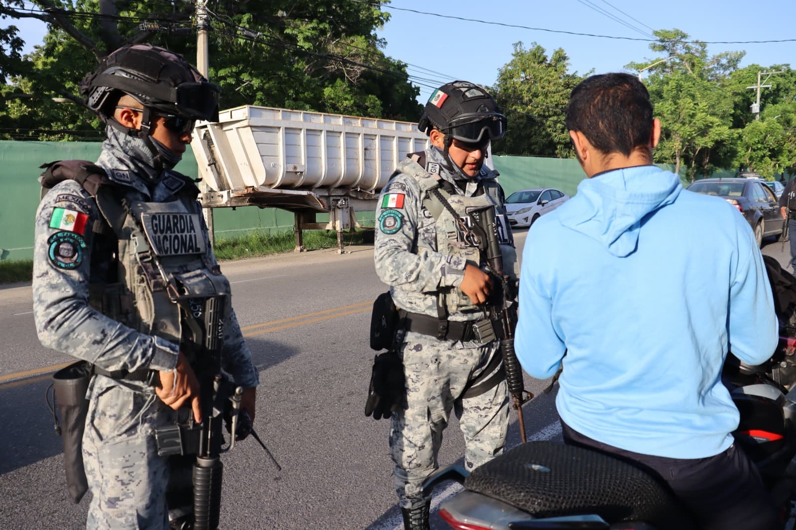 Aseguran en 6 municipios de Tabasco más de 65 mil litros de hidrocarburo