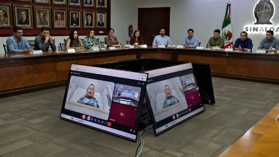Gobernadora de Sinaloa dirige gabinete desde hospital tras dar a luz