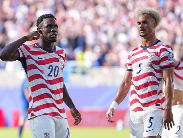 Perdona FIFA roja a jugador estadounidense, Trump agradece