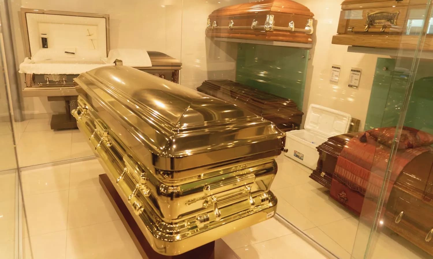 Valúan ataúd de El Mencho en un millón de pesos