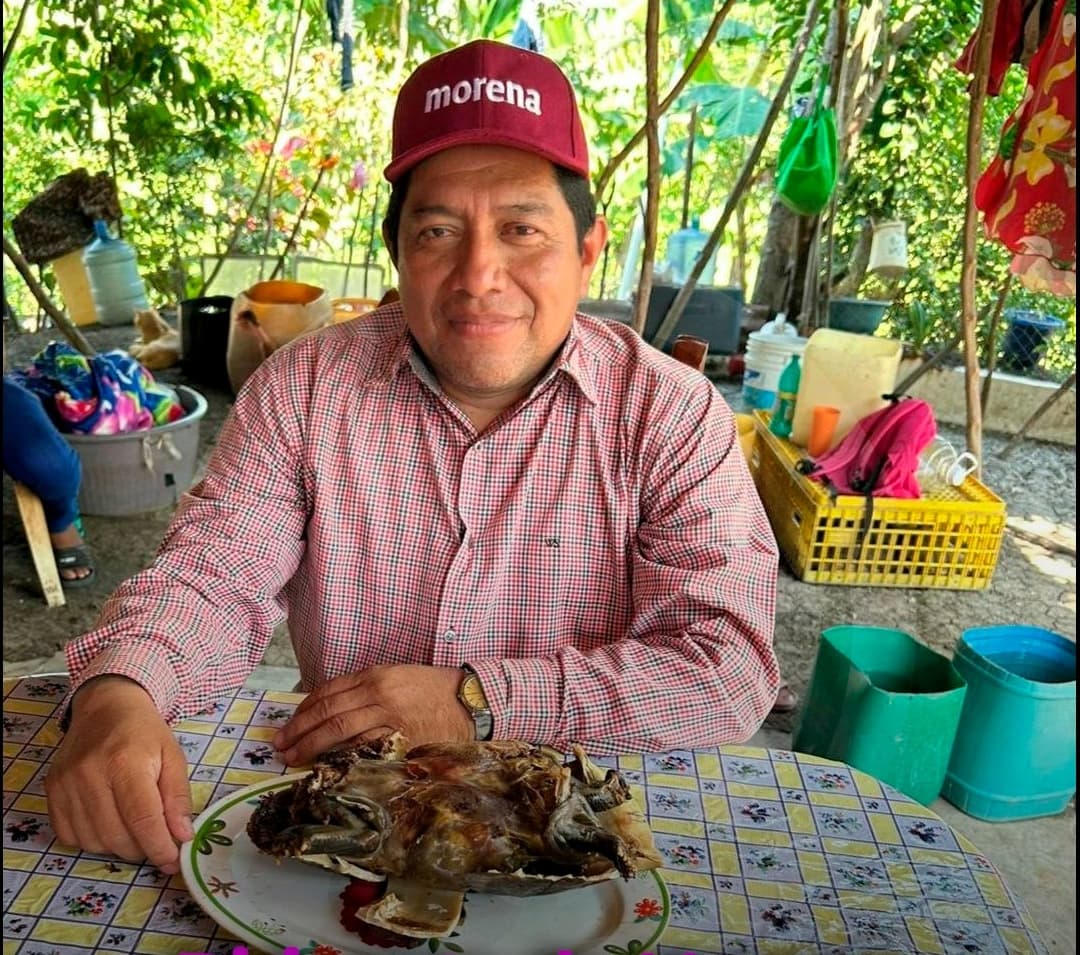 Pide PAN castigo a líder de Morena que comió especie en peligro de extinción