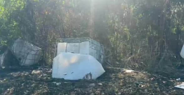 Camión derrama contenedores con ácido sulfúrico en la Villahermosa - Teapa